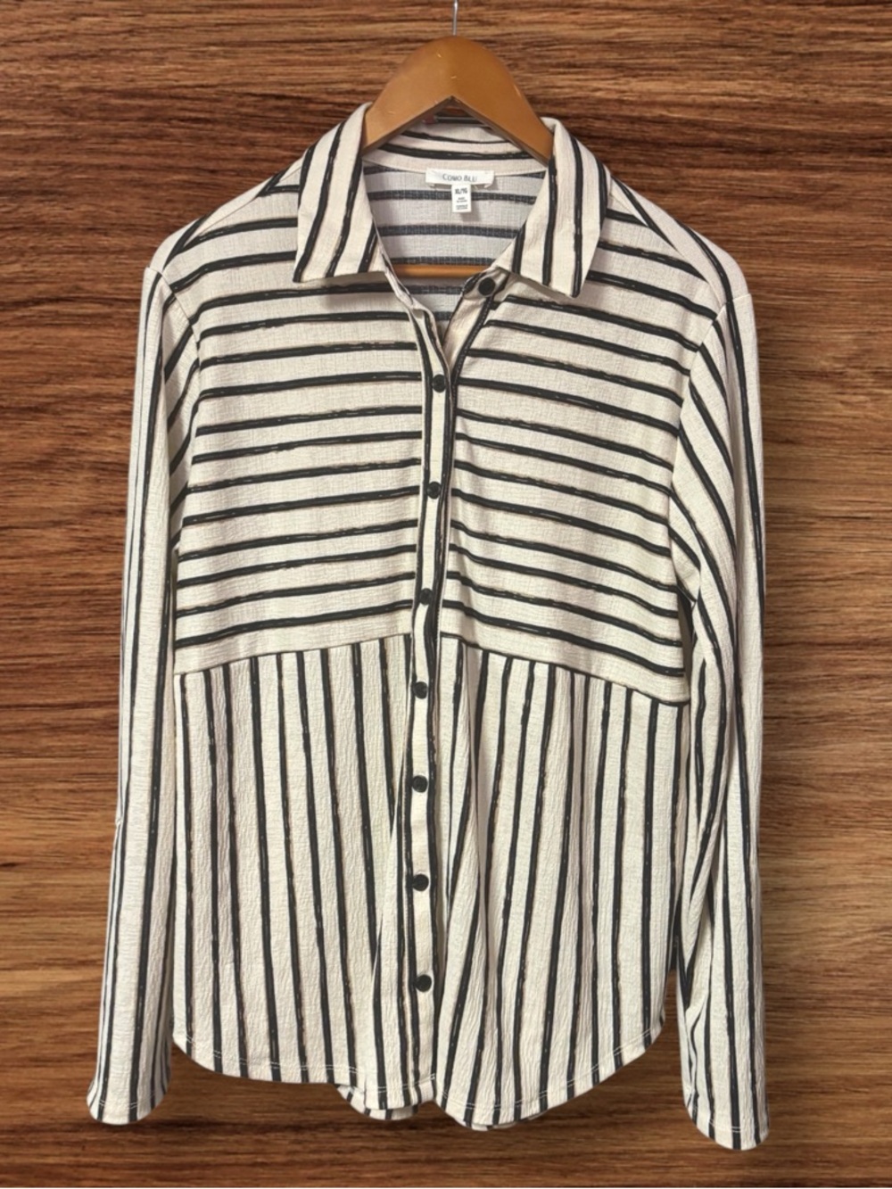 Como Blu Casual Black & Cream Striped Button-Down Long Sleeved Blouse